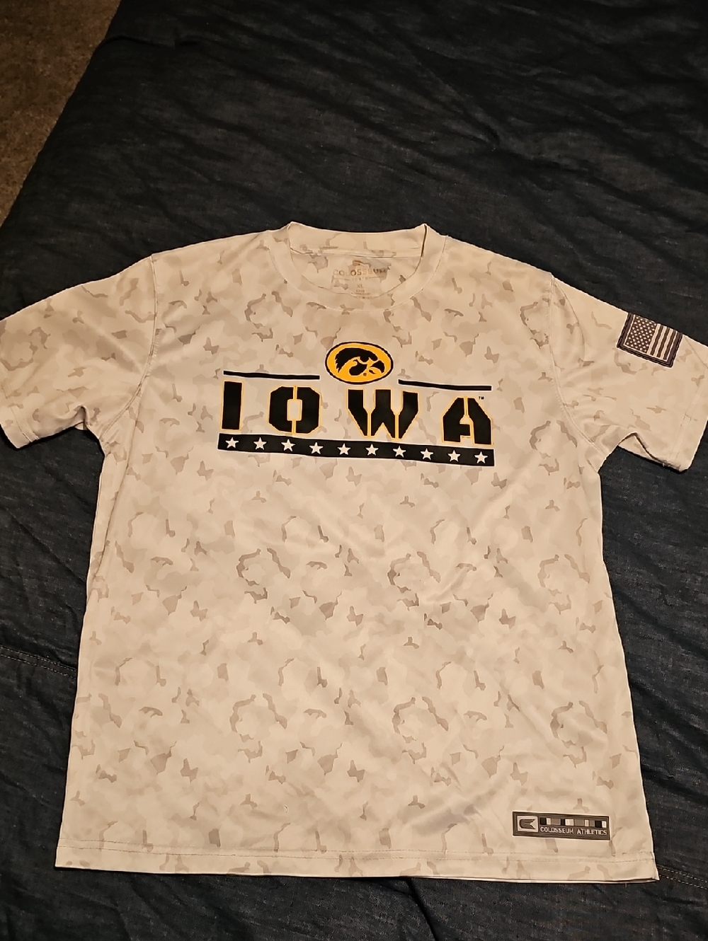 Iowa Hawkeyes Youth Xl S-S Camo Tee -
